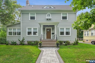 12 Pierson Place, Montclair, NJ 07042