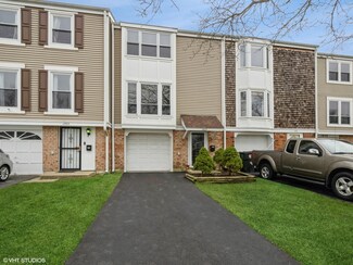 1933 Governors Ln Unit 1, Hoffman Estates, IL 60169