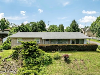 1650 W Mulberry St, Coal Township, PA 17866