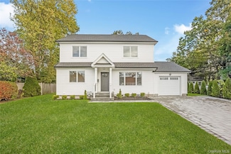 985 Douglas Ave, Wantagh, NY 11793