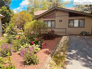 81 Pine Valley Rd, Newland, NC 28657