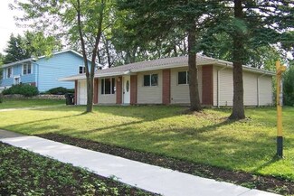 1498 Bedford Rd, Hoffman Estates, IL 60169
