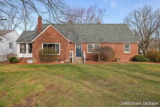 1453 Blossom St SE, Grand Rapids, MI 49508
