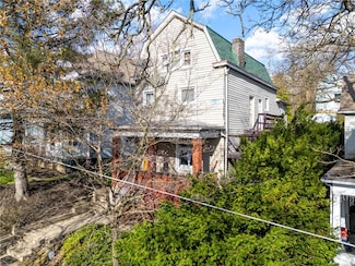 206 7th St, Oakmont, PA 15139