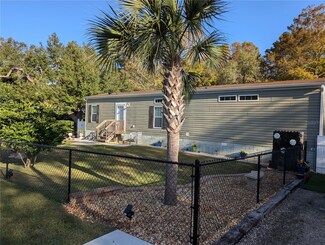 4101 E Riverside Dr, Dunnellon, FL 34434