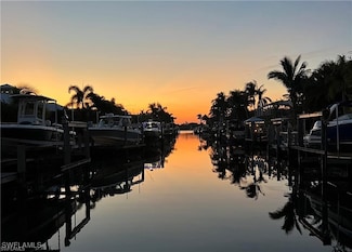 1585 Pelican Ave, Naples, FL 34102