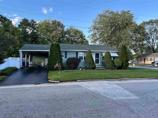 5 Pinedale St, Manchester, NH 03102