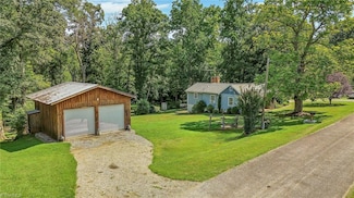 233 E Walker Rd, Elkin, NC 28621