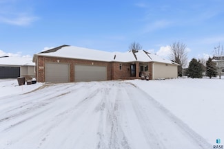 7304 S Edinburg Place, Sioux Falls, SD 57108