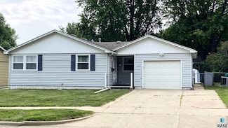 4013 E 21st St, Sioux Falls, SD 57103