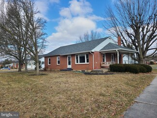 130 S Spruce St, Annville, PA 17003
