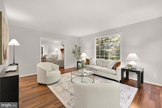 12141 Westwood Hills Dr, Herndon, VA 20171