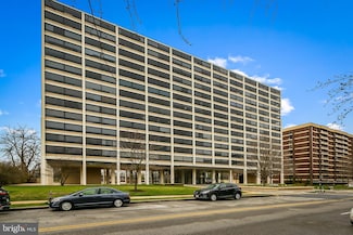 4000 N Charles St Unit 702, Baltimore, MD 21218