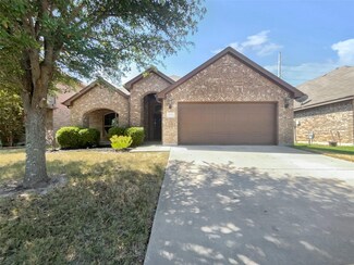 6149 Striper Dr, Fort Worth, TX 76179