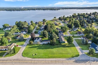 800-866 Sunnyside Dr, Cadillac, MI 49601