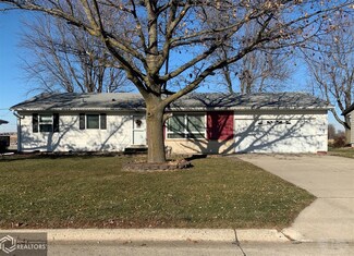 922 W 21st St, Carroll, IA 51401