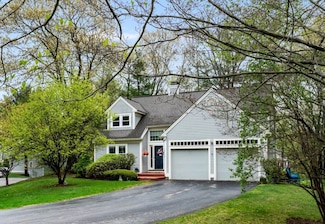 426 Elk Run Rd, Hudson, NH 03051