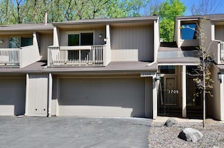 1705 Archer Ct, Plymouth, MN 55447