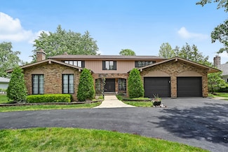 8417 Gleneyre Rd, Darien, IL 60561
