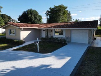 8750 NW 11th St, Pembroke Pines, FL 33024
