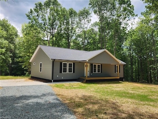 2571 Low Bridge Rd, Liberty, NC 27298