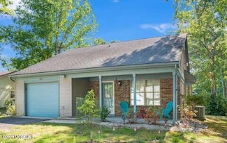 553 Petunia Ln N, Whiting, NJ 08759