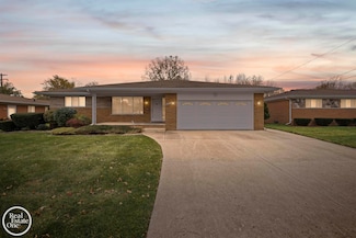 21516 Raven Ave, Eastpointe, MI 48021