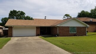 1204 E Beverly St, Ada, OK 74820