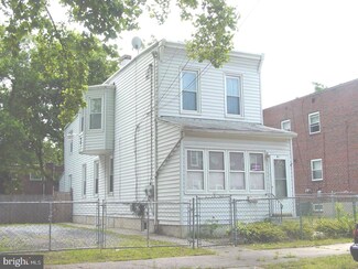 427 N 40th St, Pennsauken, NJ 08110