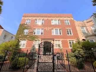 4240 S Calumet Ave, Chicago, IL 60653