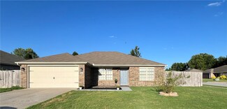 5411 SW Regent Rd, Bentonville, AR 72712