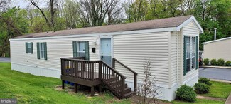 26 Arrow Rd, Harrisburg, PA 17109