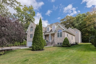 9 Hillside Ave, Milford, MA 01757