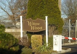 46 Balsam Ct, Wantagh, NY 11793
