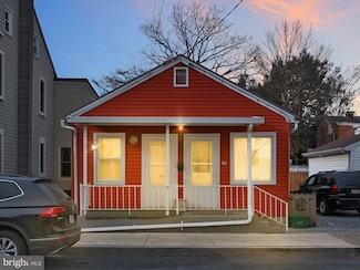 16 W Ferdinand St, Manheim, PA 17545