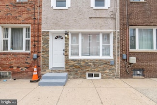 2552 Coral St, Philadelphia, PA 19125