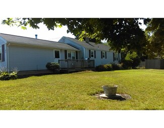 31 Country Hill Rd, Cumberland, RI 02864