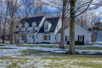 98 Countryside Dr, Chagrin Falls, OH 44022