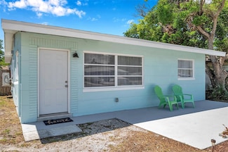 5214 11th Ave S, Gulfport, FL 33707