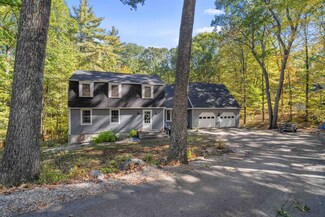 55 Camelot Dr, Bedford, NH 03110