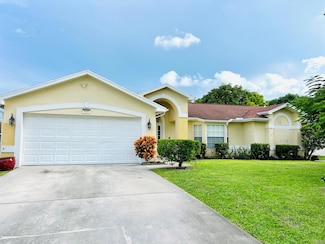 574 SW Lucero Dr, Port Saint Lucie, FL 34983