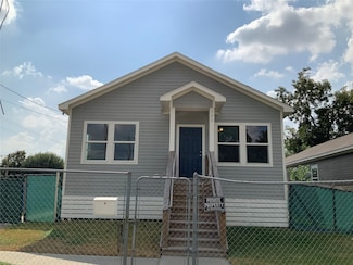 323 E Murrill St, Baytown, TX 77520