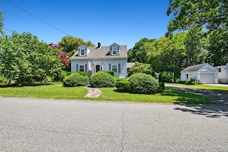 180 Purington St, Somerset, MA 02726
