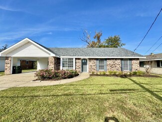 1518 W Sale Rd, Lake Charles, LA 70605