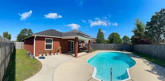 4955 Makenna Cir, Milton, FL 32571