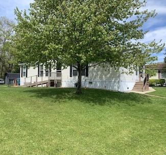 1232 Shiawassee River Rd, Three Rivers, MI 49093