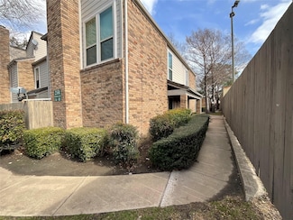 2331 N Davis Dr Unit D, Arlington, TX 76012