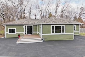 10720 W Eastwood Rd, Beach Park, IL 60087