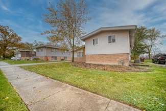 135 Westwood Dr, Park Forest, IL 60466