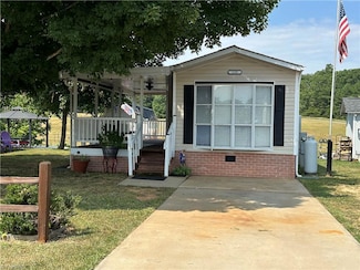 138 Putt Ln, New London, NC 28127